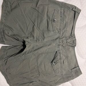 Columbia Women's Olive Cargo Shorts